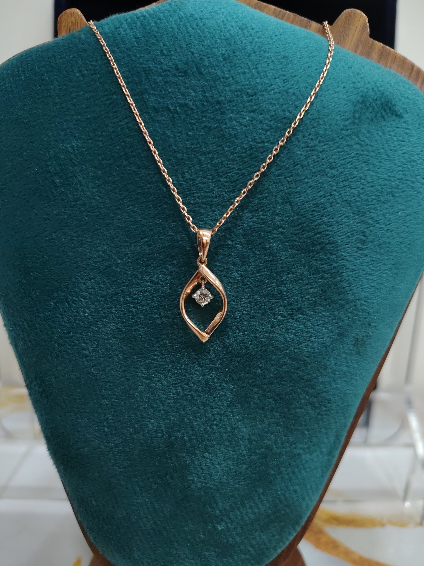 Dewdrop Elegance Dancing Solitaire Pendant