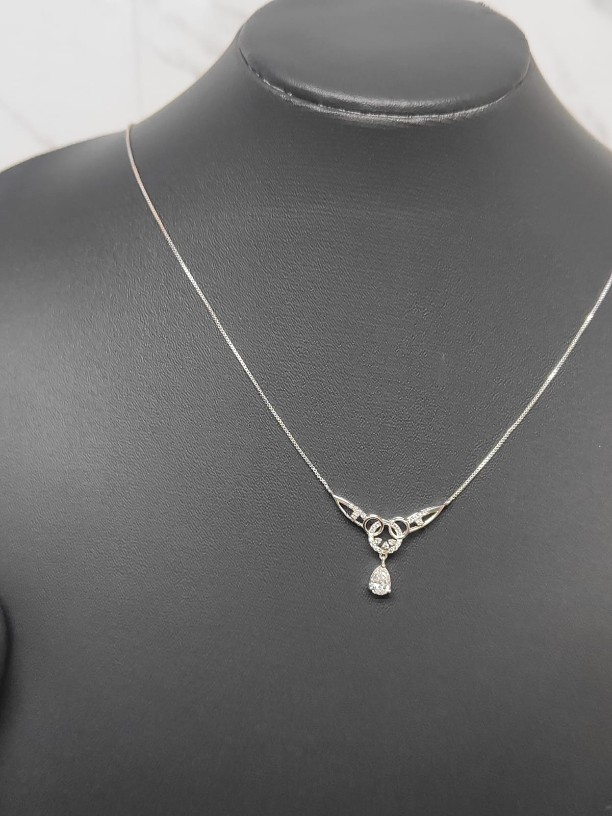 Pearl Mist Solitaire Diamond Pendant with Chain