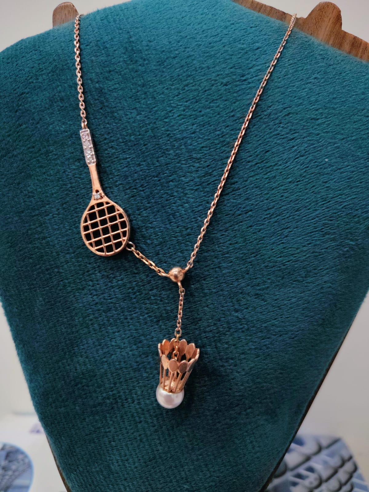 Badminton Pendant with chain